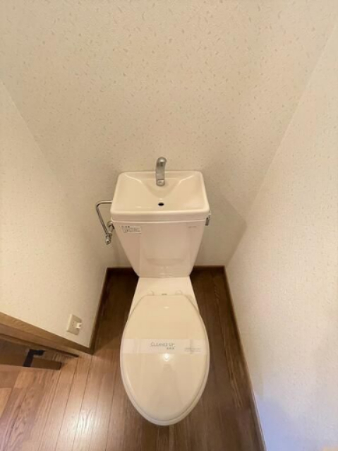 トイレ　※別部屋の参考写真