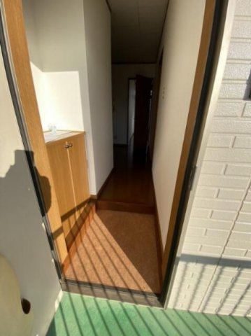 玄関　※別部屋の参考写真