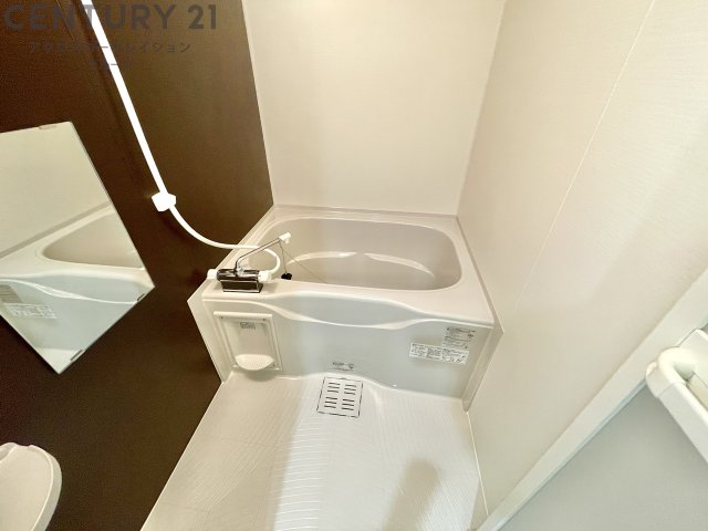 バス・シャワールーム　浴室乾燥機付きで便利です♪