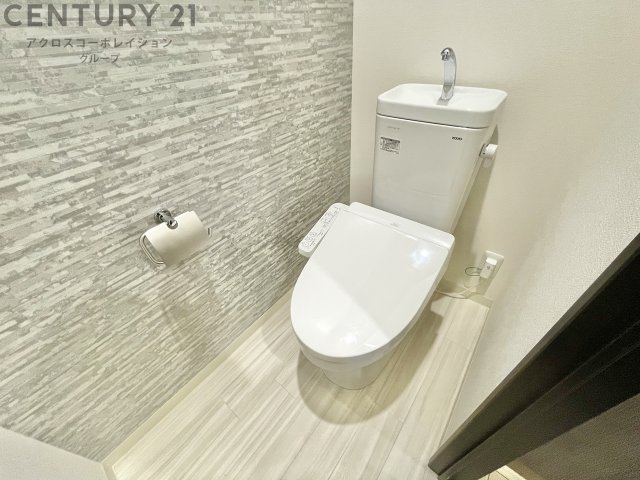 トイレ　温水洗浄便座付きのトイレです♪