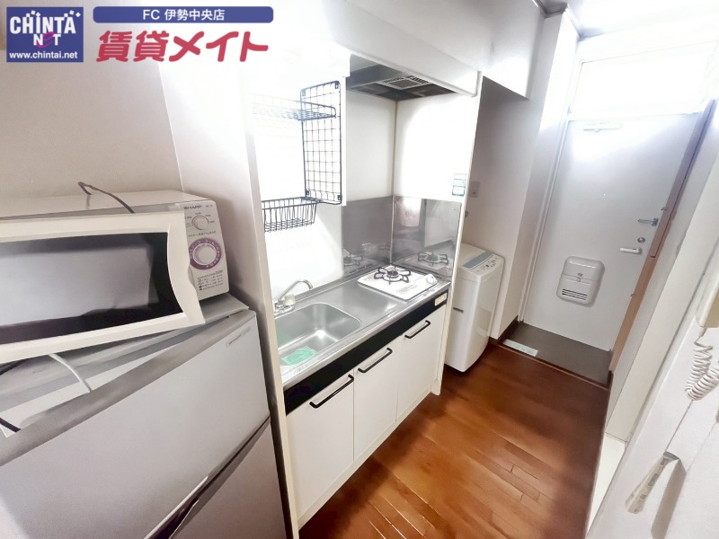 キッチン　同物件別部屋写真