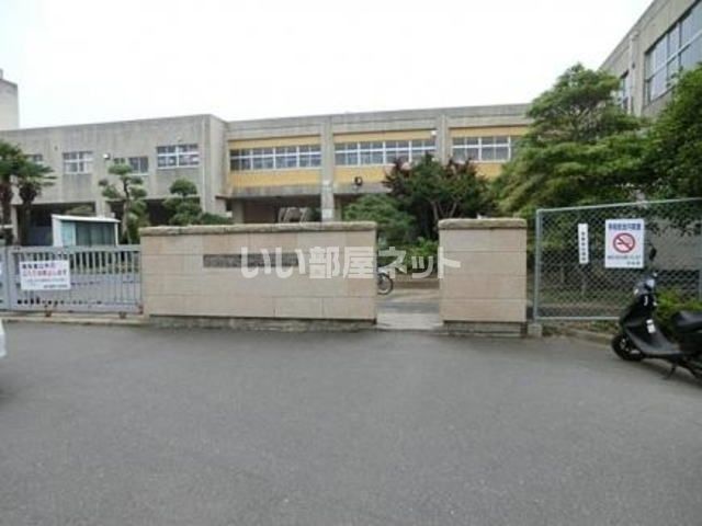 小学校　龍ケ崎市立城龍ケ崎西小学校（小学校）まで482m