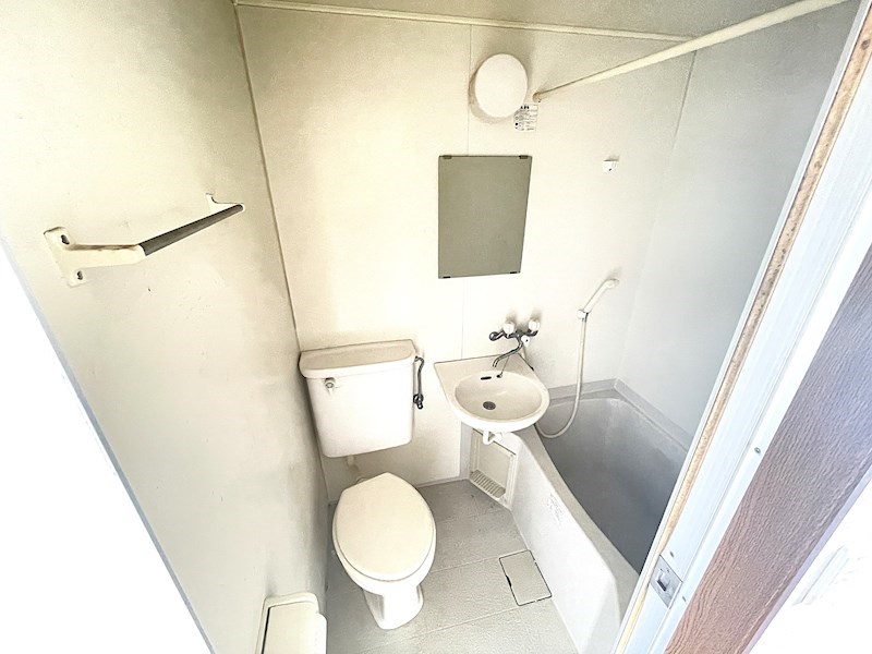 バス・シャワールーム　別部屋参照写真