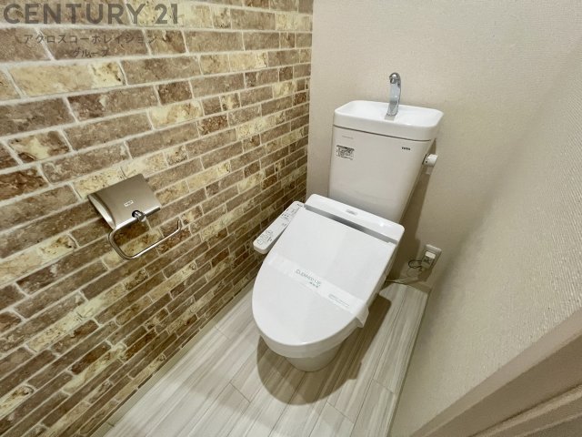トイレ　温水洗浄便座付きのトイレです！
