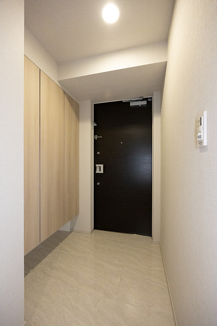 玄関　※写真は同タイプ住戸です。