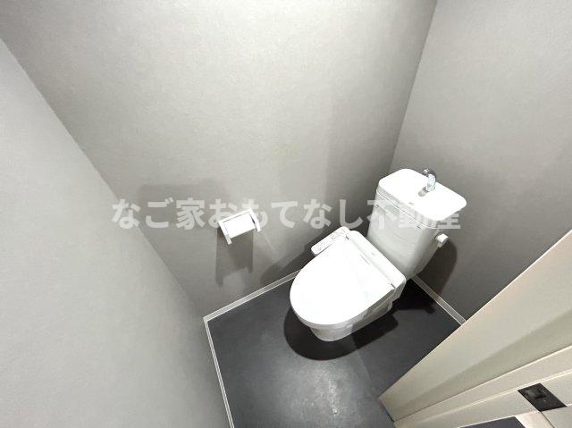 トイレ　※写真は別号室
