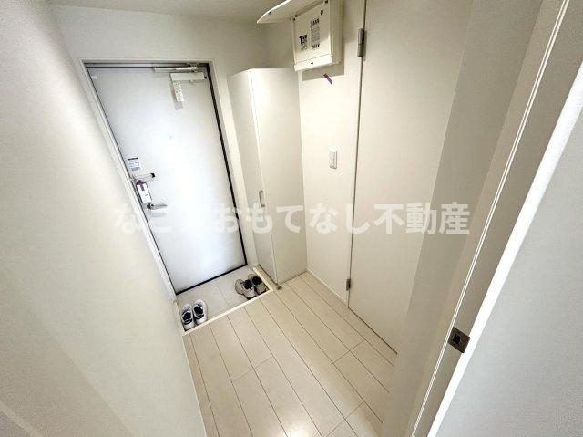 玄関　※写真は別号室