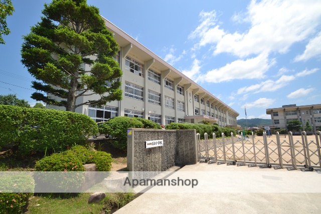 小学校　川上小学校（小学校）まで432m