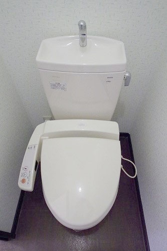 トイレ　類似室内