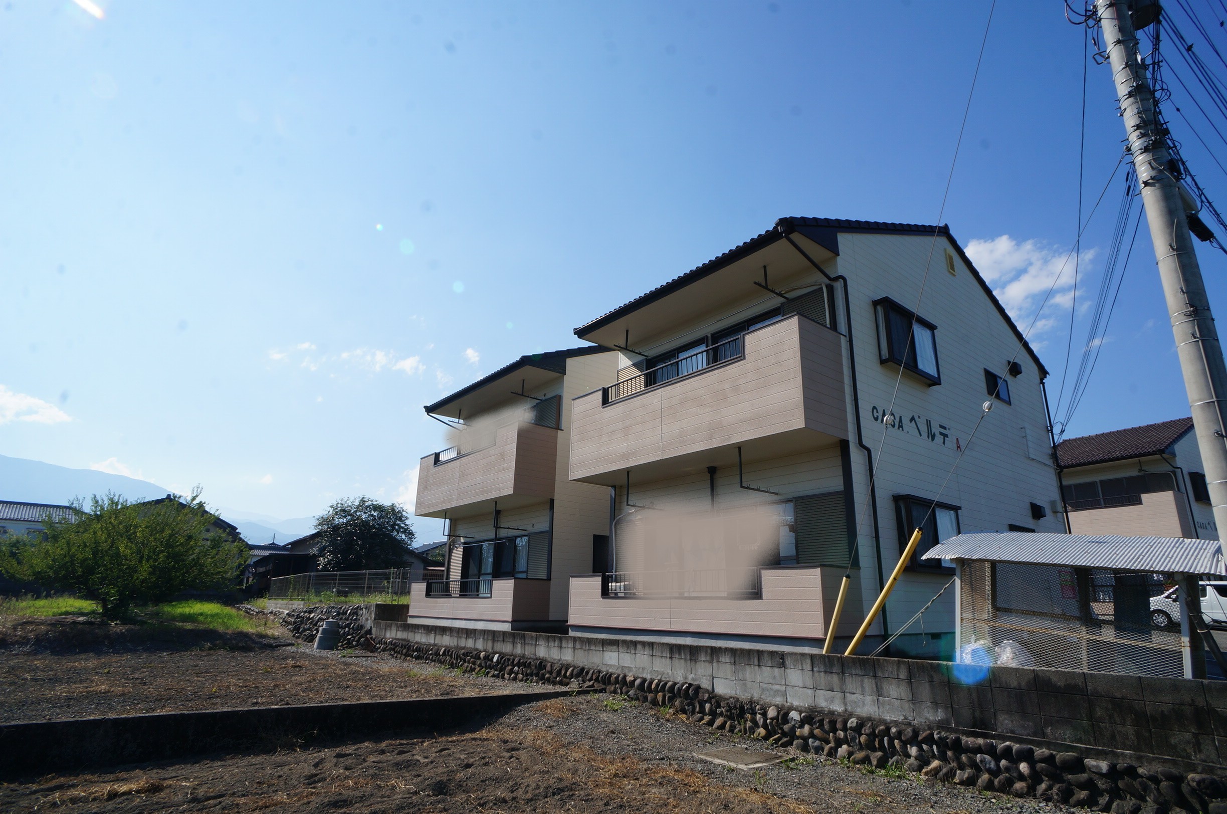 建物外観　1棟に4世帯の為、全室角部屋！