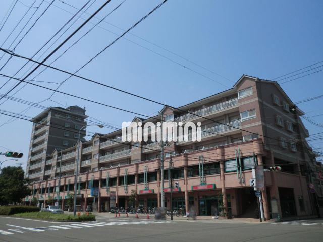 建物外観　１階がＳＥＹＵでお買物しやすいですね。