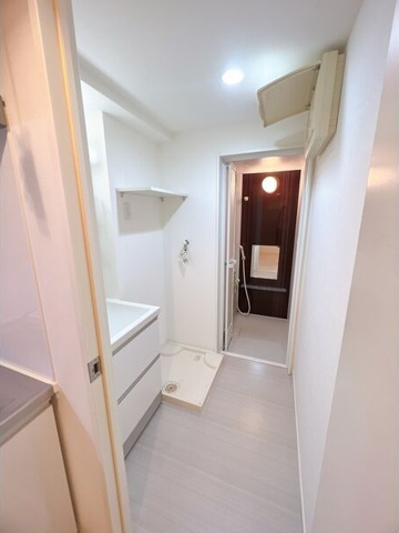 バス・シャワールーム　※写真は同じマンションの違う部屋のものになります。