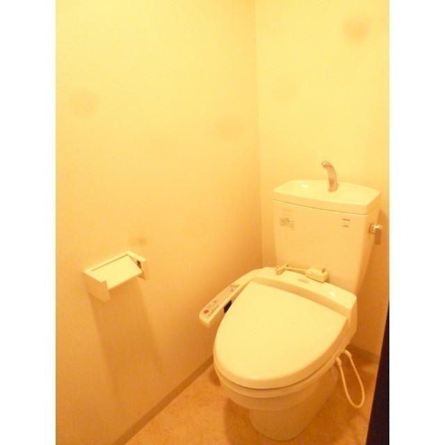 トイレ　清潔感のあるトイレです