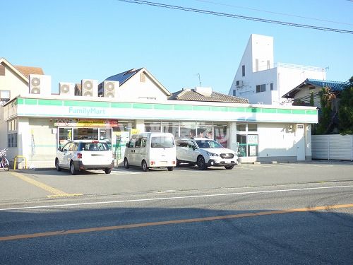 コンビニ　ファミリーマート 加古川平岡店（コンビニ）まで656m