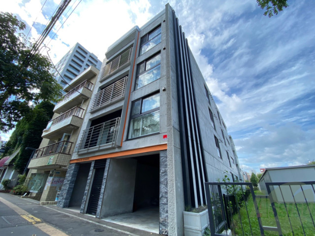 建物外観　札幌市中央区北１条西「シャトーライフ近代美術館前１」