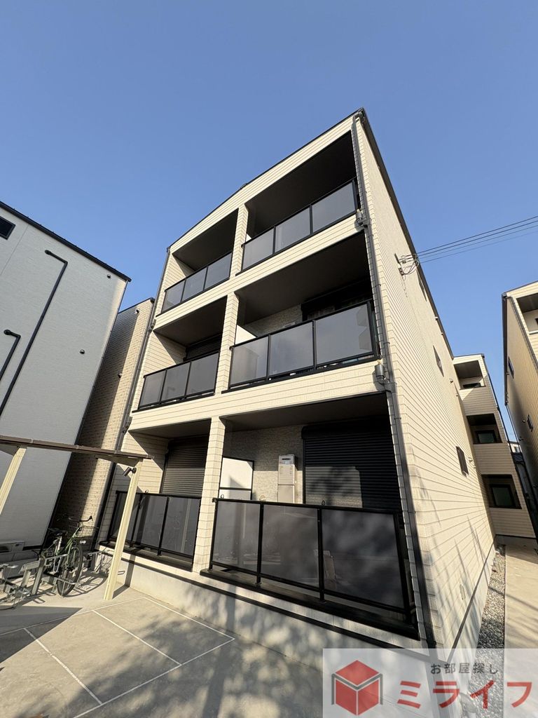 建物外観　落ち着いた街並みに調和するスタイリッシュな外観