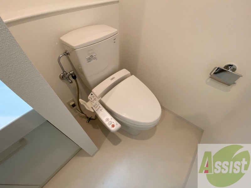 トイレ　ウォシュレット機能がついたトイレです。安心して使用できます。