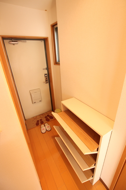 玄関　玄関　下駄箱