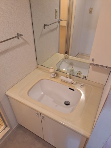 洗面設備　生活に欠かせない独立洗面台です