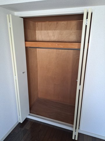 収納　お洋服もたくさんしまえます