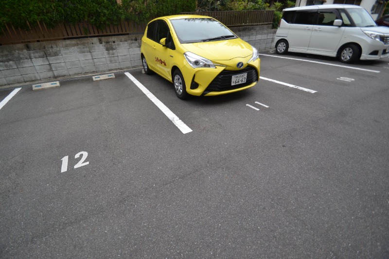 駐車場　敷地内駐車場