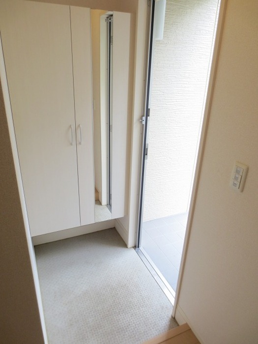 玄関　シューズボックス