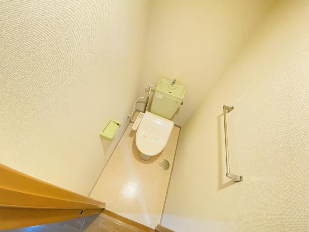 トイレ　同一建物内別のお部屋の内装写真転載