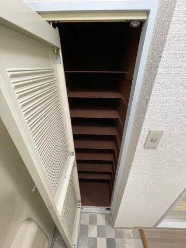 玄関　同物件別室写真