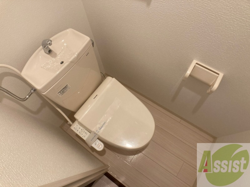 トイレ　ウォシュレット機能がついたトイレ。安心して使用できますね。