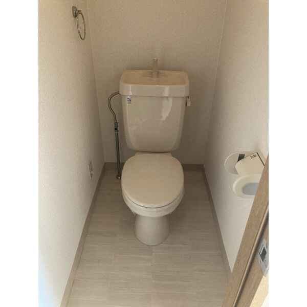 トイレ　落ち着いたトイレです