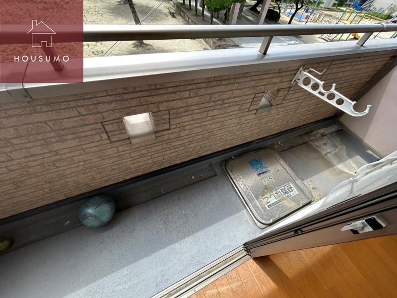 バルコニー　同施工会社・同型モデルの室内です。（参考写真・イメージ写真）