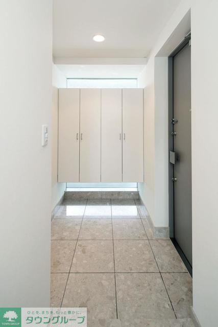 玄関　※写真は同タイプ住戸です。