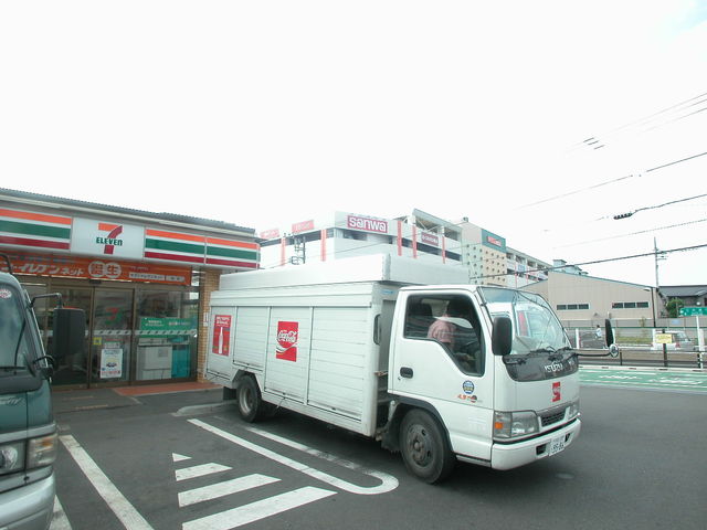 コンビニ　セブンイレブン京王読売ランド前店（コンビニ）まで321m
