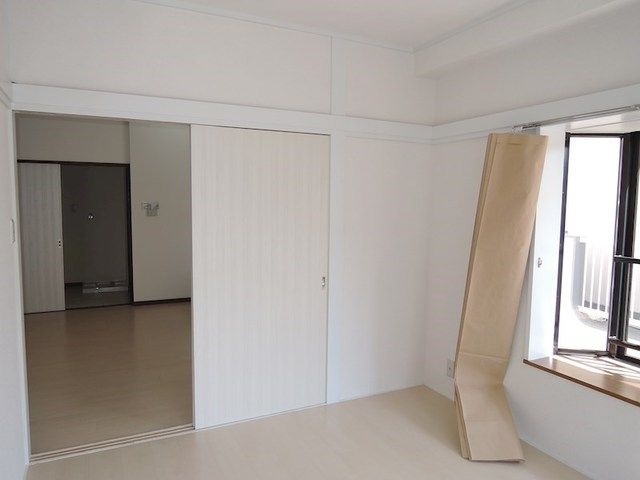 居室・リビング　※別部屋参考写真です