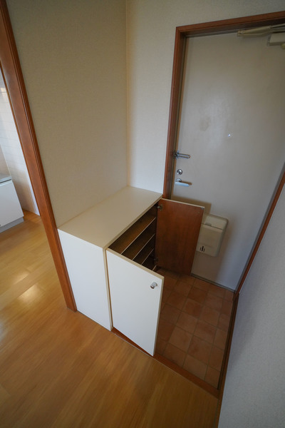 収納　同じ建物の別のお部屋