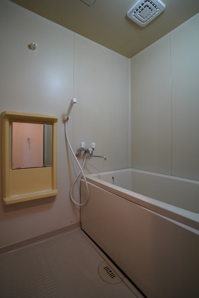 バス・シャワールーム　同じ建物の別のお部屋