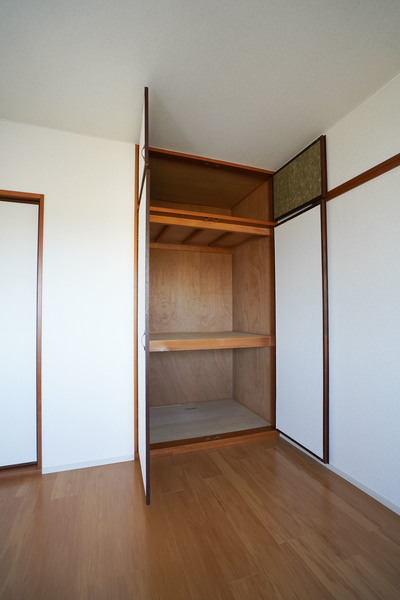 収納　同じ建物の別のお部屋