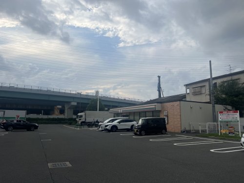 コンビニ　セブンイレブン 大阪茨田大宮2丁目店（コンビニ）まで569m