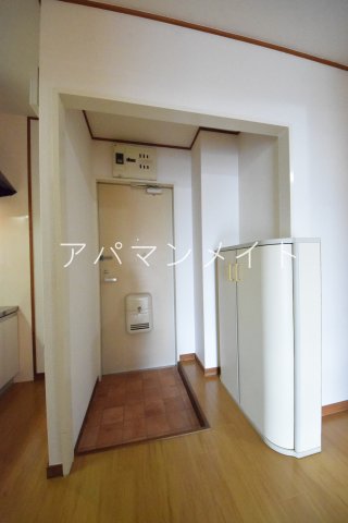 玄関　シューズボックスあります