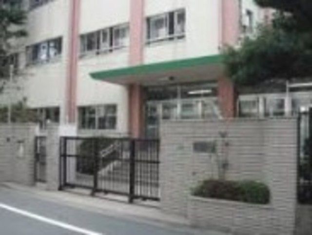 小学校　豊島区立高松小学校（小学校）まで904m