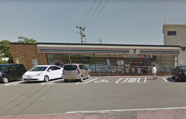 コンビニ　セブンイレブン日田三本松2丁目店（コンビニ）まで504m