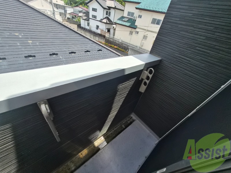 バルコニー　ベランダはよく日が当たり気持ちの良い空間です。