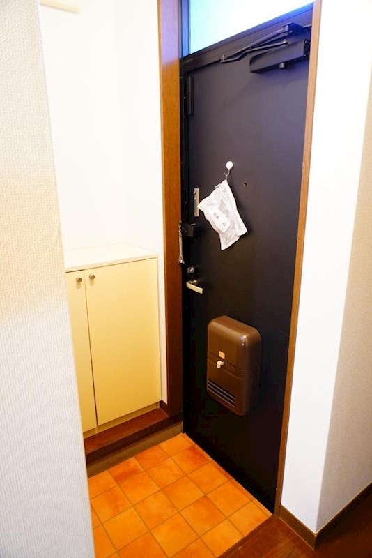 玄関　玄関収納あり