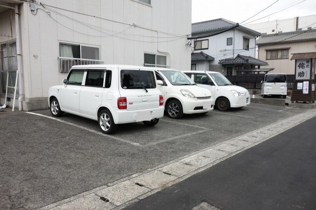 駐車場　入出庫しやすい駐車場です♪