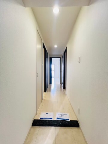 玄関　同マンション別部屋：参考写真