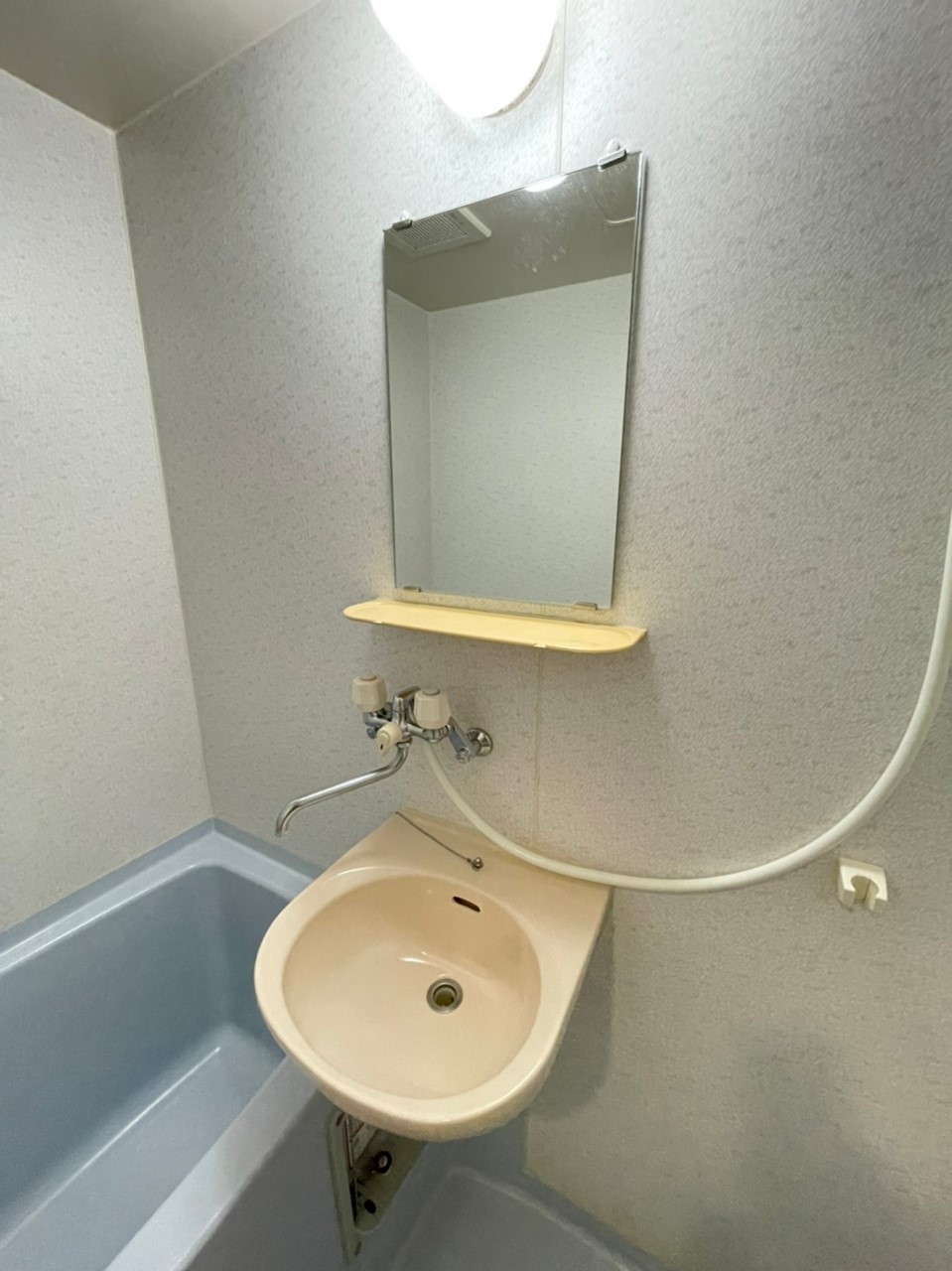 洗面設備　※同物件、別部屋の写真です。