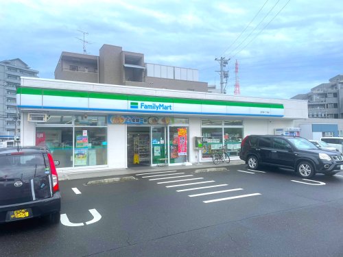 コンビニ　ファミリーマート 富沢南一丁目店（コンビニ）まで828m
