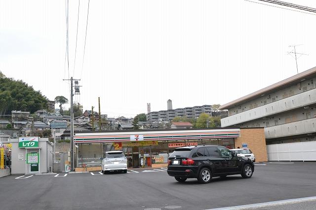コンビニ　セブンイレブン広島草津南3丁目店（コンビニ）まで264m