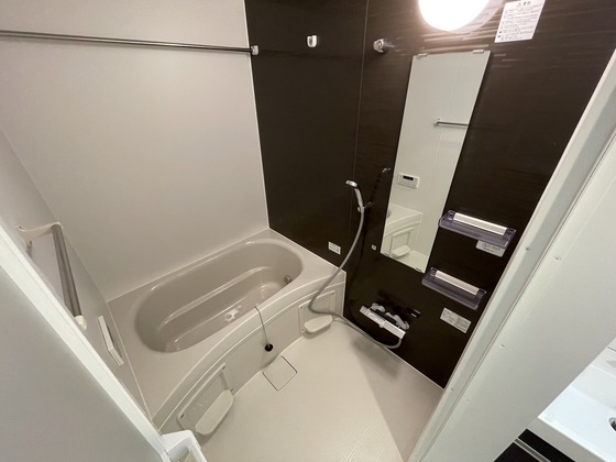 バス・シャワールーム　※別部屋の写真です