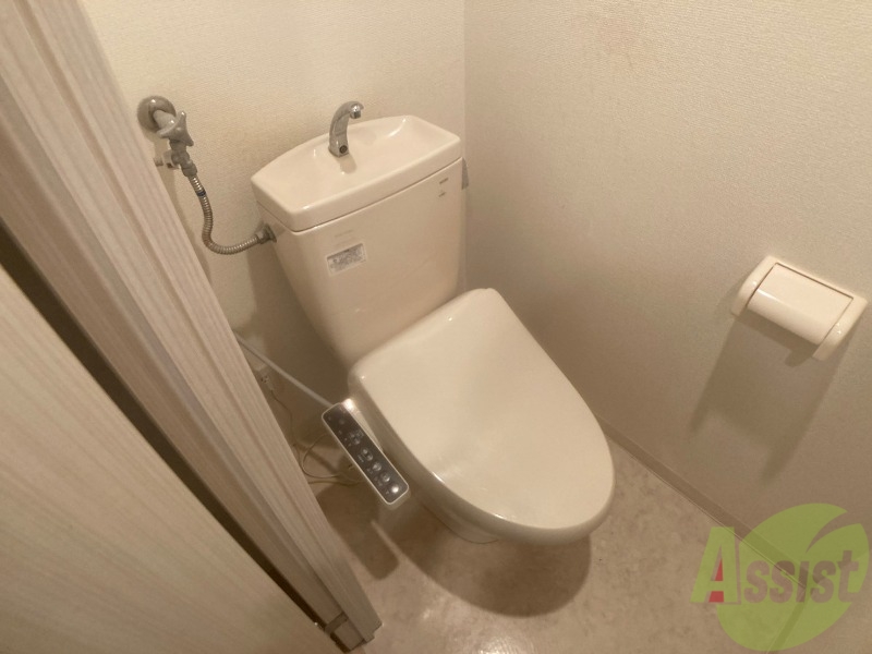 トイレ　トイレです。ウォシュレット付を探している方、おすすめです。